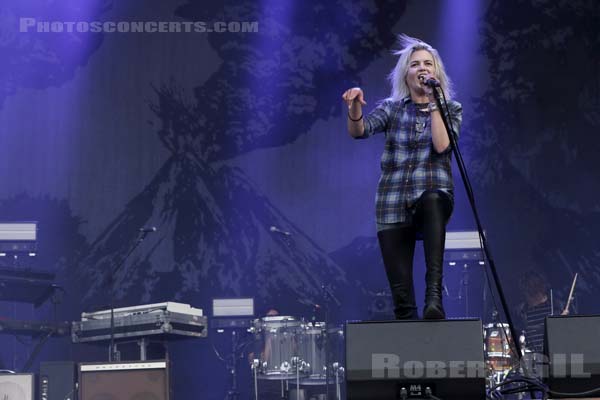 THE KILLS - 2017-08-26 - SAINT CLOUD - Domaine National - Grande Scene - Alison Nicole Mosshart